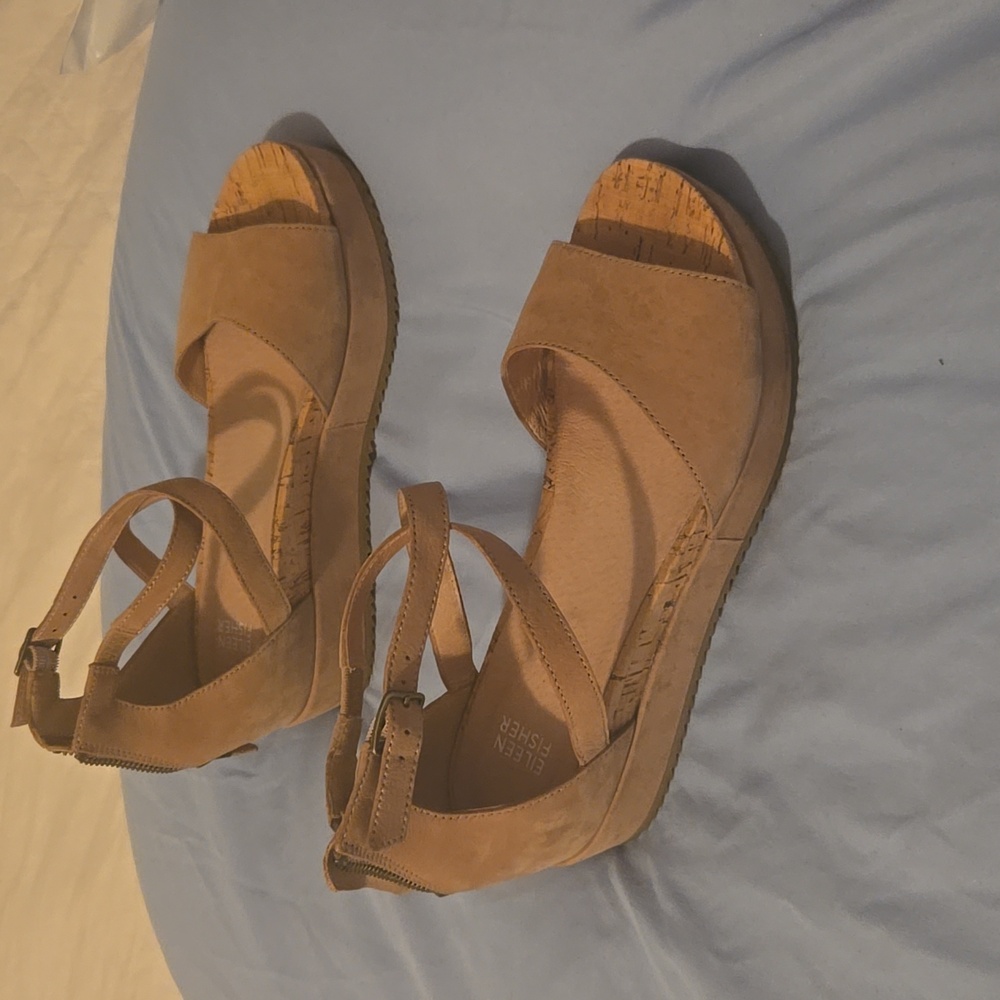 Eileen Fisher platform sandals size 8.5 tan